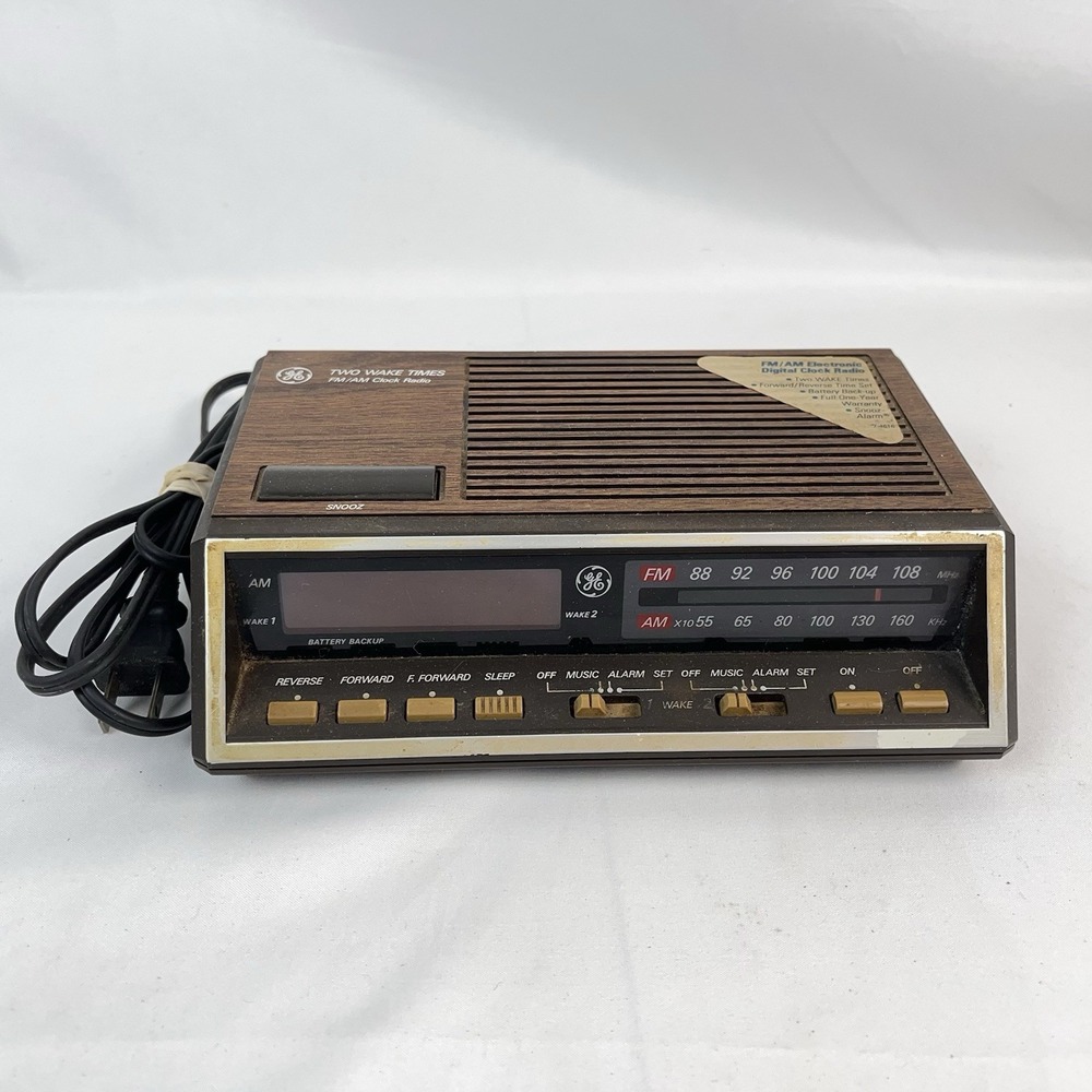 GE Clock Radio Model 7-4616B Vintage 1980s AM/FM Dual Alarms Sleep Tested Works